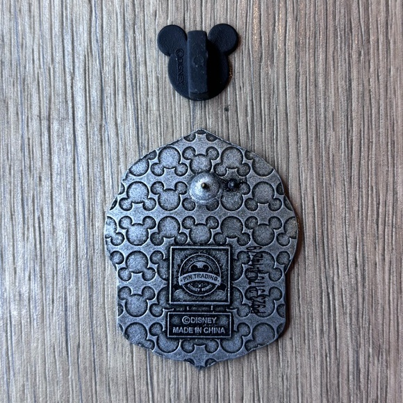 Expedition Everest Disney Authentic Pin - Picture 2 of 2